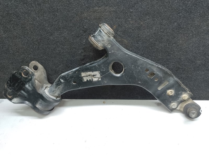 Рычаг передней подвески нижний правый FORD FOCUS 10-18 2018 2.0 C20HDEX F1FZ-3078-A Б/У