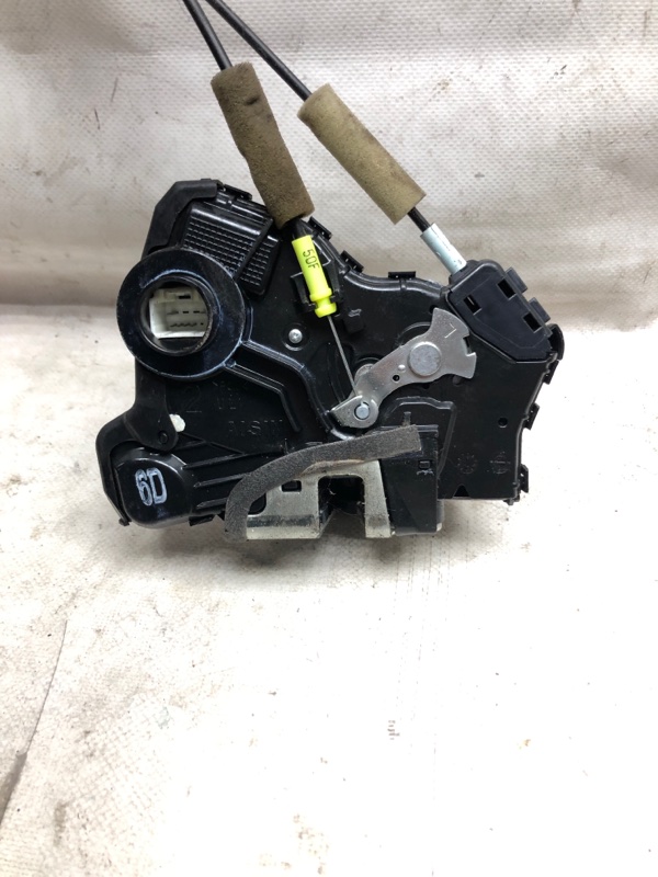 Замок двери передний левый TOYOTA CAMRY 40 06-11 3.5 2GR-FE