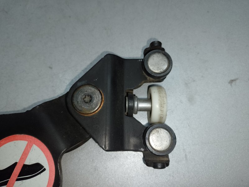 Ролик сдвижной двери нижний правый FORD TRANSIT CONNECT 13-24 2.0 C20HDEX