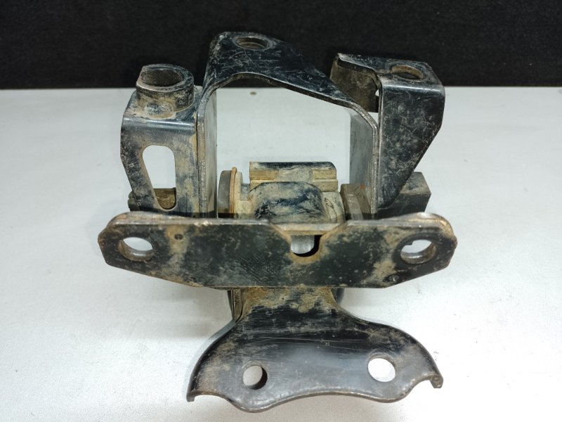 Подушка двигателя левая 6 GG 02-07 Подушка двигателя левая 6 GG 02-07