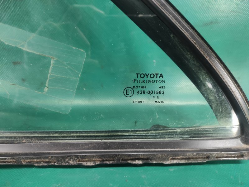 Стекло двери глухое заднее левое TOYOTA CAMRY 55 14-17