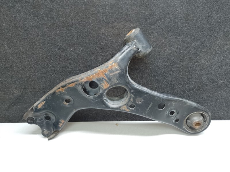 Рычаг передней подвески нижний правый PRIUS - 30 09-17 2013 1.8 2ZRFXE