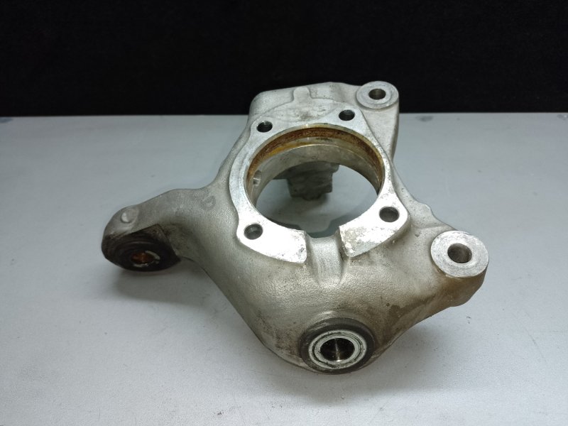 Кулак поворотный передний правый TOYOTA PRIUS - 30 09-17 1.8 2ZRFXE