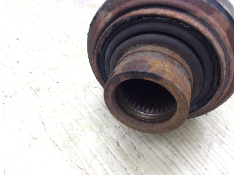 Карданный вал передний CAYENNE 10-18 2011 4.8L