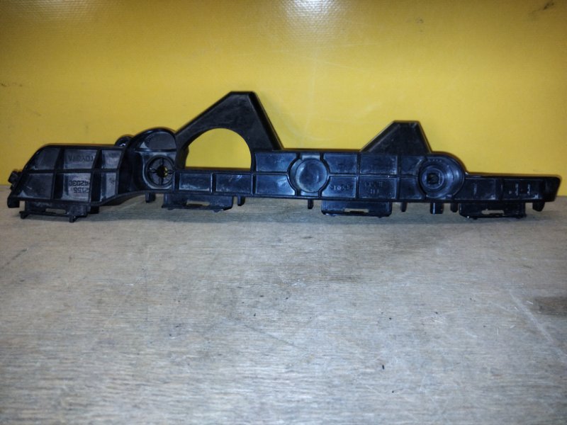 Кронштейн заднего бампера правый TOYOTA RAV4 13-19 5215542030 Б/У