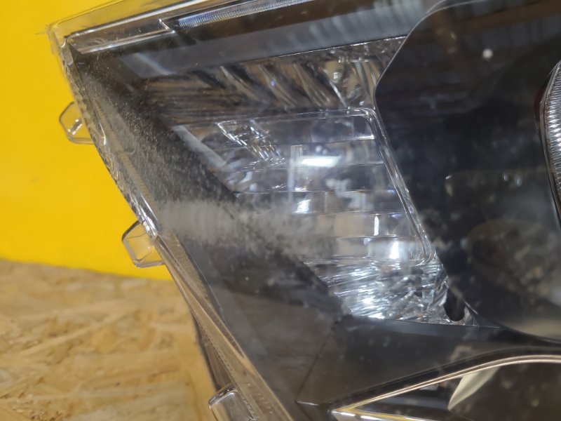 Фара левая RAV4 18-