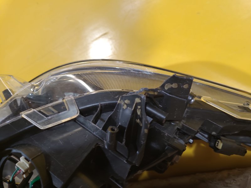 Фара левая RAV4 18-