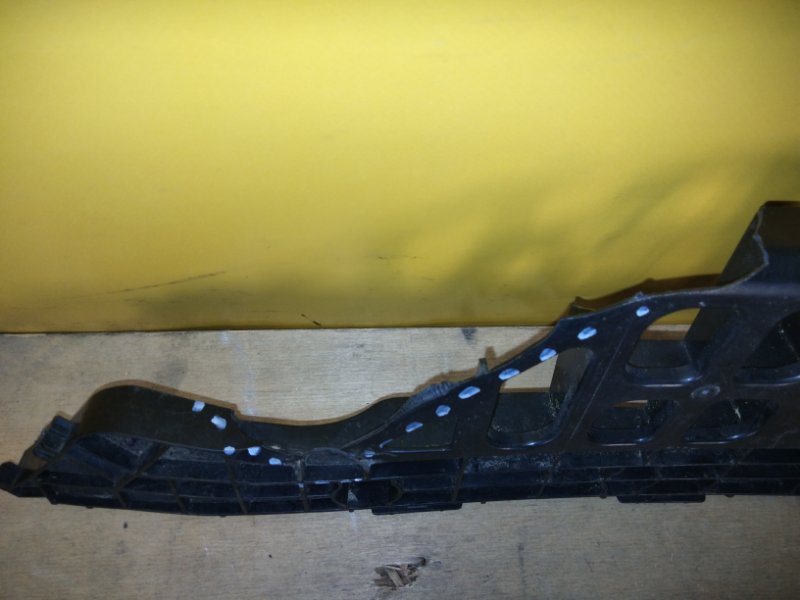 Кронштейн заднего бампера правый TOYOTA PRIUS PLUS 11-14 Кронштейн заднего бампера правый TOYOTA PRIUS PLUS 11-14