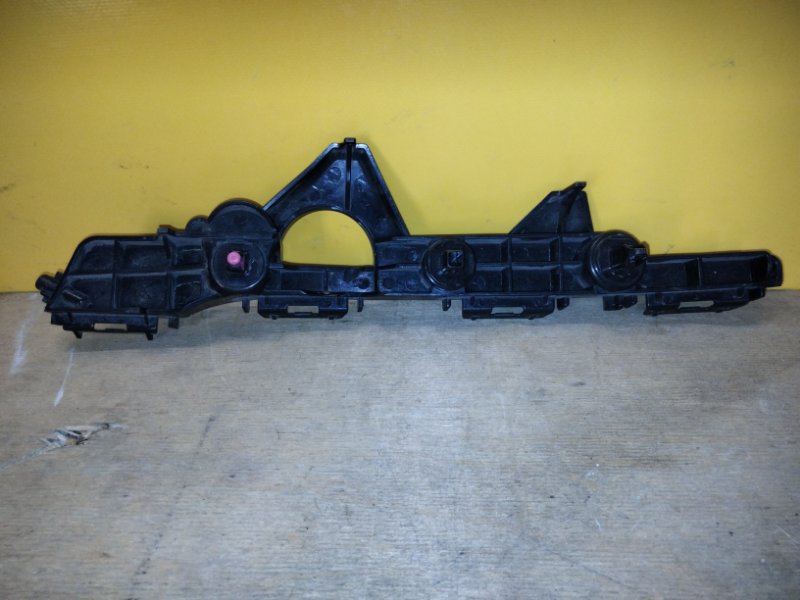 Кронштейн заднего бампера левый TOYOTA RAV4 13-19