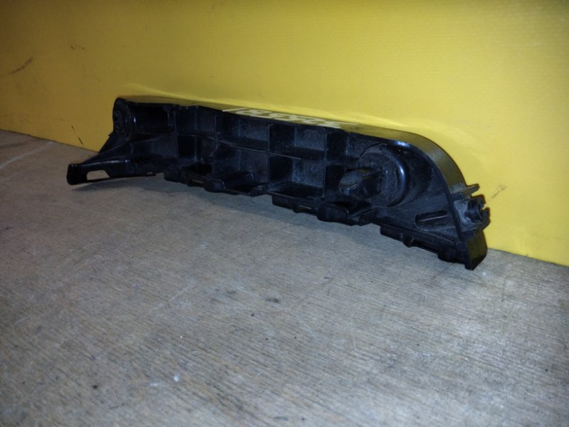 Кронштейн переднего бампера левый VENZA 09-16