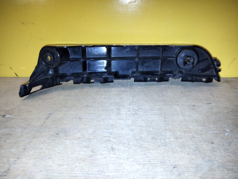 Кронштейн переднего бампера левый VENZA 09-16