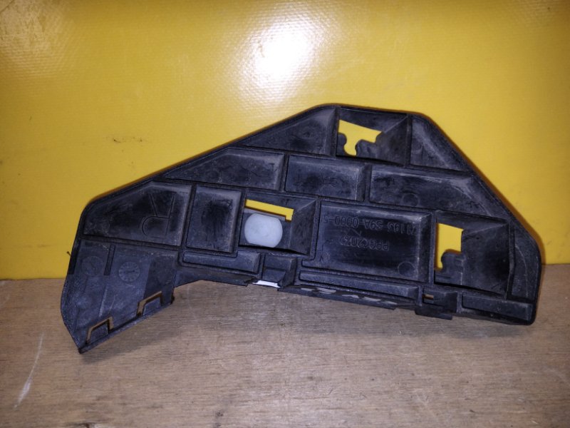 Кронштейн переднего бампера правый HONDA CRV 02-06 71193-S9A-000 Б/У