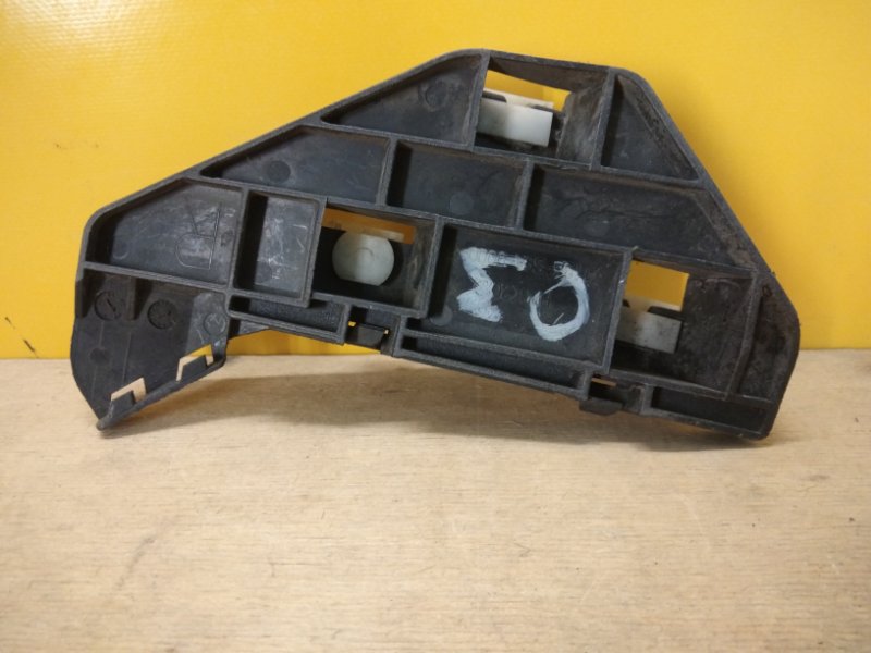 Кронштейн переднего бампера правый HONDA CRV 02-06 71193-S9A-000 Б/У