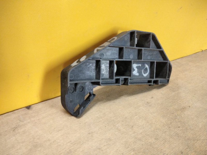 Кронштейн переднего бампера правый CRV 02-06