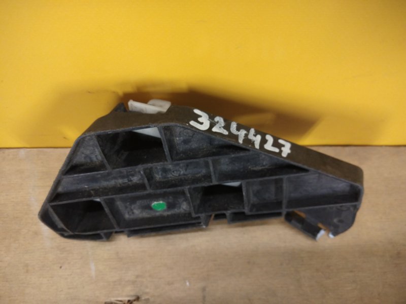 Кронштейн переднего бампера левый CRV 02-06