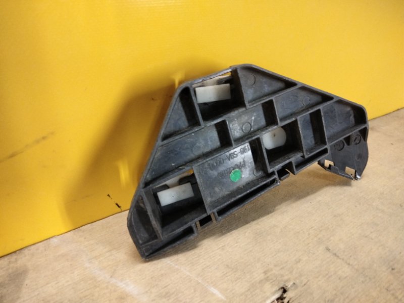 Кронштейн переднего бампера левый CRV 02-06