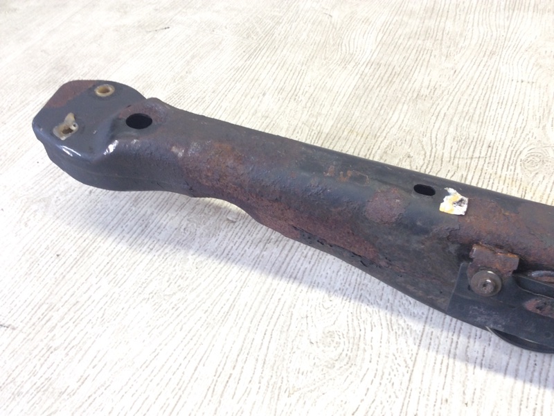 Балка под КПП CAYENNE 10-18 2011 4.8L