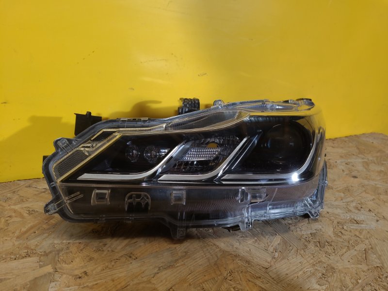 Фара левая TOYOTA COROLLA 18- Фара левая TOYOTA COROLLA 18-