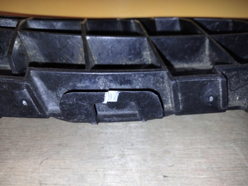 Кронштейн переднего бампера левый AVENSIS 08-18 Кронштейн переднего бампера левый AVENSIS 08-18