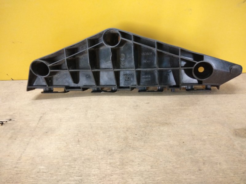 Запчасть кронштейн переднего бампера левый TOYOTA AVENSIS 08-18 5253605050 Б/У Кронштейн переднего бампера левый TOYOTA AVENSIS 08-18 5253605050 Б/У