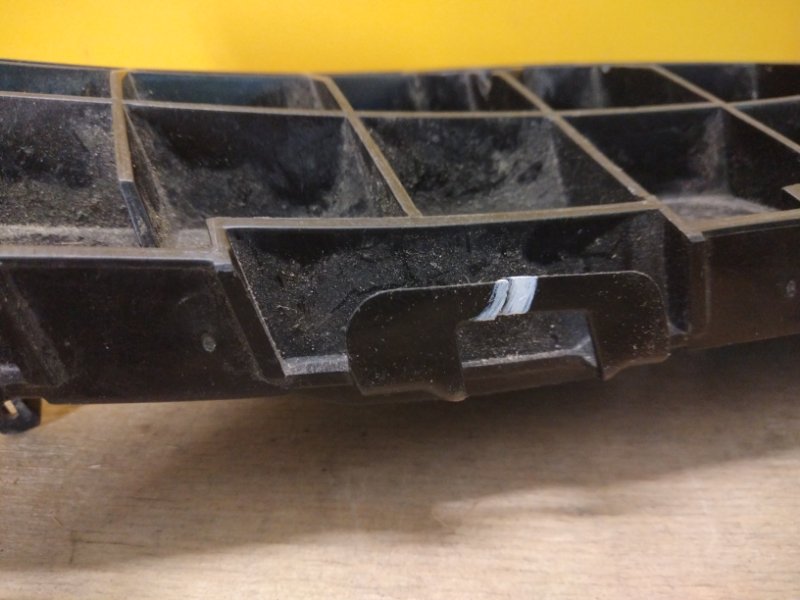 Кронштейн переднего бампера левый AVENSIS 08-18 Кронштейн переднего бампера левый AVENSIS 08-18