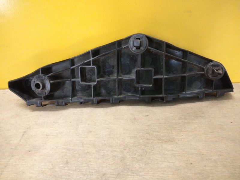 Кронштейн переднего бампера левый TOYOTA AVENSIS 08-18 Кронштейн переднего бампера левый TOYOTA AVENSIS 08-18