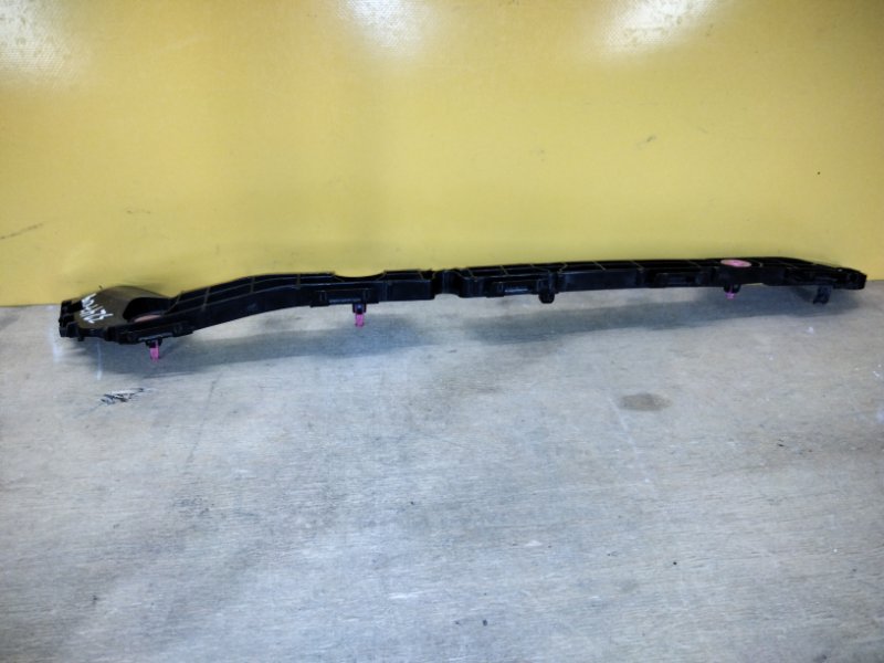 Кронштейн заднего бампера левый PRIUS 16-