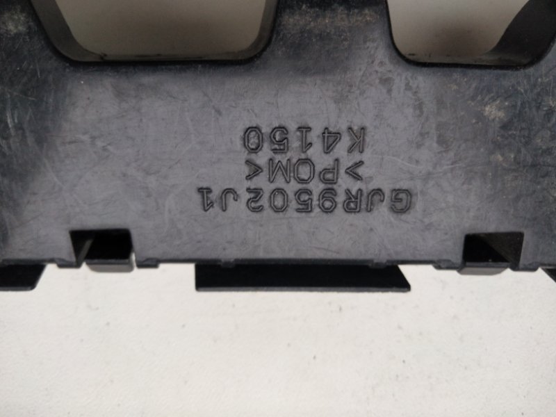 Кронштейн заднего бампера левый 6 GJ 12-