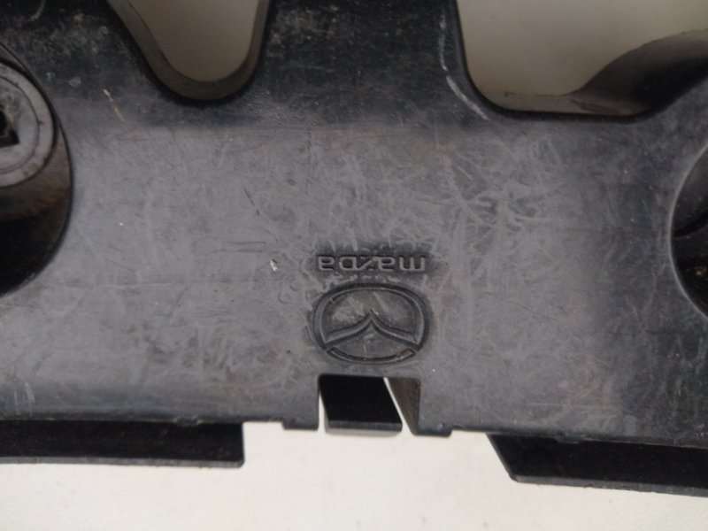 Кронштейн заднего бампера левый 6 GJ 12-