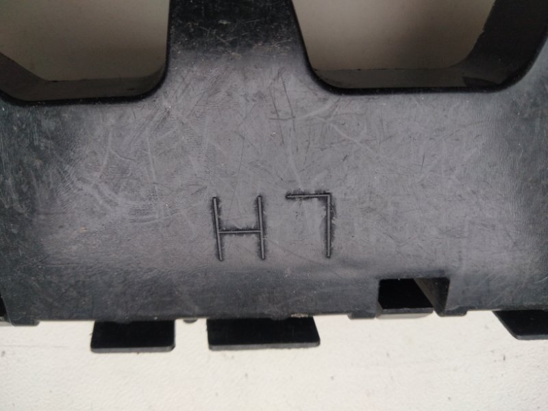 Кронштейн заднего бампера левый 6 GJ 12-