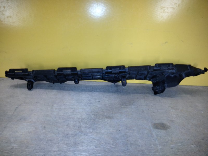 Кронштейн заднего бампера левый COROLLA 150 06-13