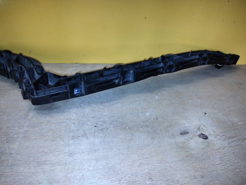 Кронштейн заднего бампера левый CRV (RM) 11-18