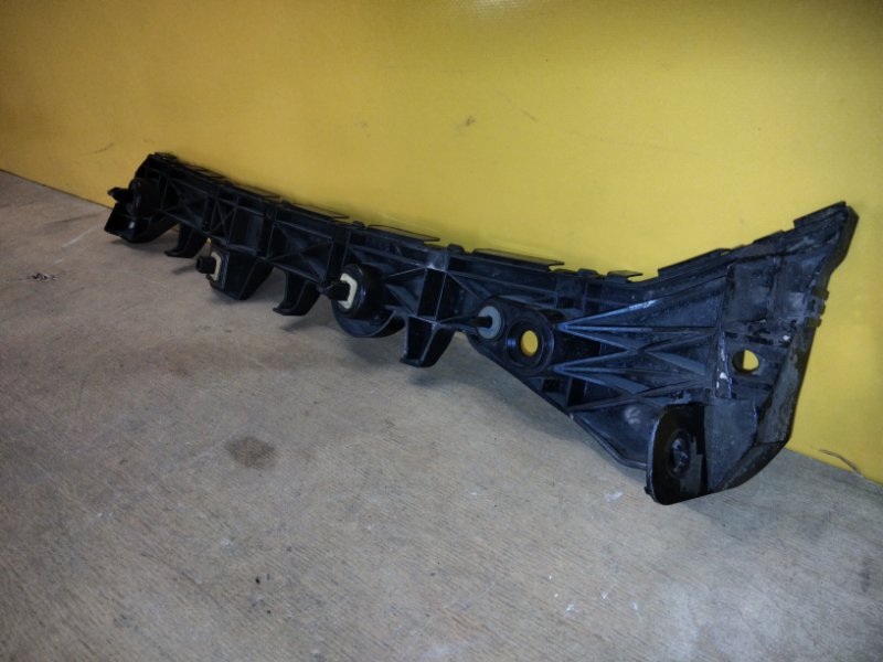 Кронштейн заднего бампера левый 6 GJ 12-