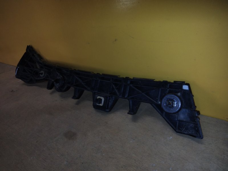 Кронштейн заднего бампера правый 6 GJ 12-