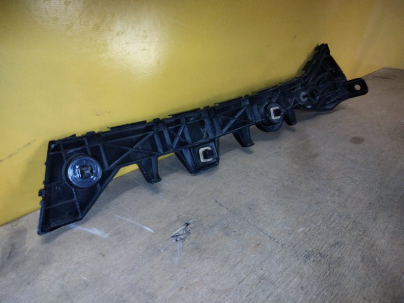 Кронштейн заднего бампера левый 6 GJ 12-