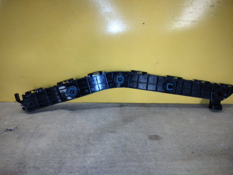 Кронштейн заднего бампера задний правый SIENNA 11-16