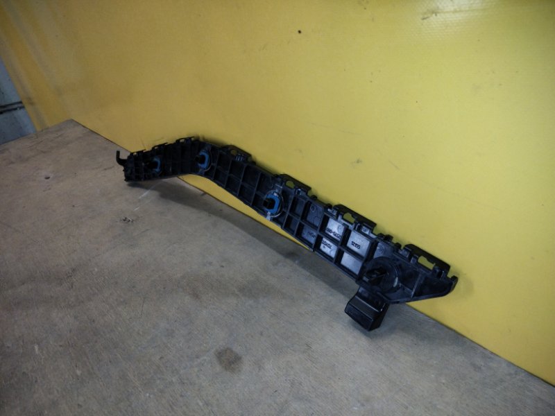 Кронштейн заднего бампера задний правый SIENNA 11-16