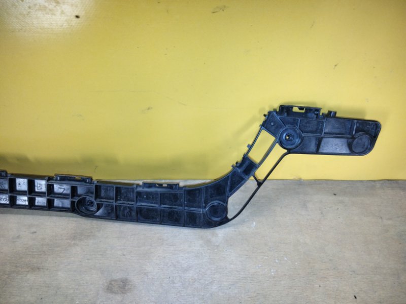 Кронштейн заднего бампера левый LX570 07-15 Кронштейн заднего бампера левый LX570 07-15