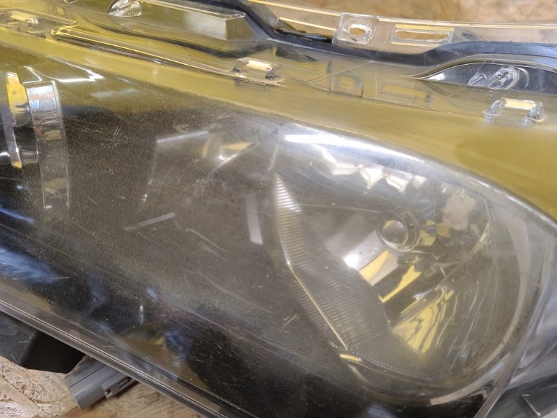 Фара левая COROLLA 12-19 E180 Фара левая COROLLA 12-19 E180