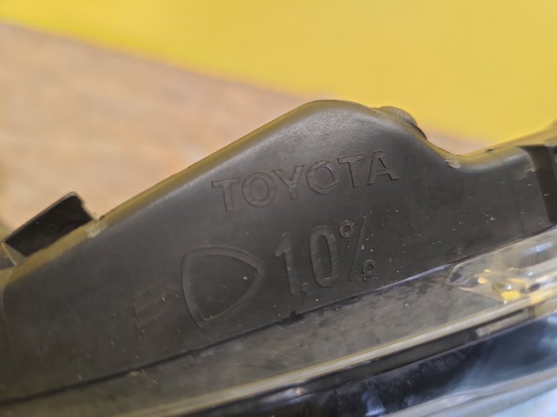 Фара левая COROLLA 12-19 E180 Фара левая COROLLA 12-19 E180