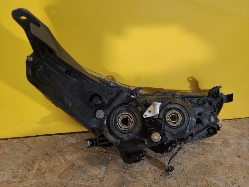 Фара левая COROLLA 12-19 E180 Фара левая COROLLA 12-19 E180