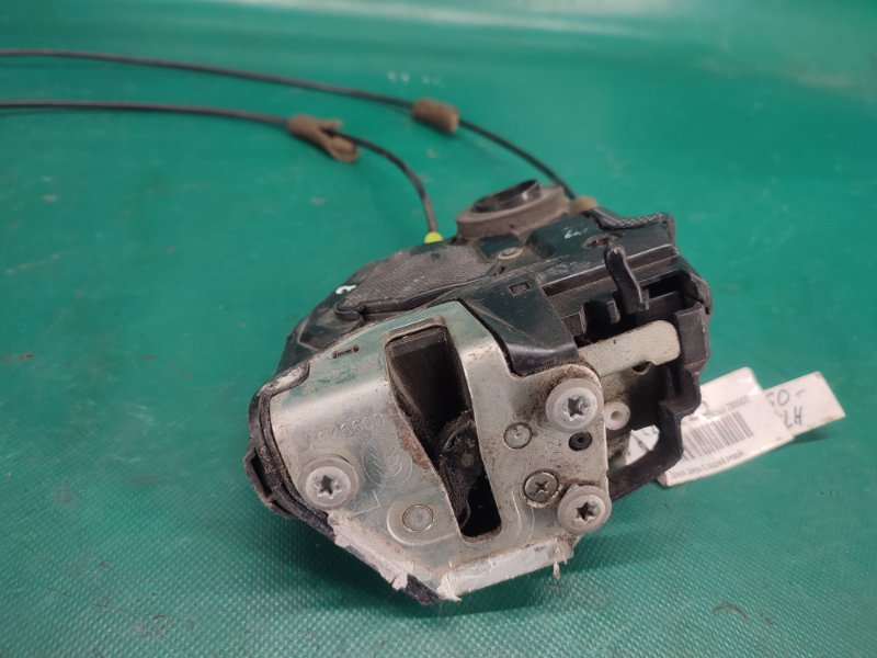 Замок двери задний левый COROLLA 150 06-13