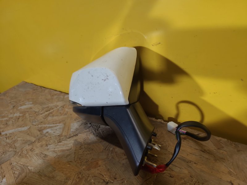 Зеркало правое RAV4 18- Зеркало правое RAV4 18-