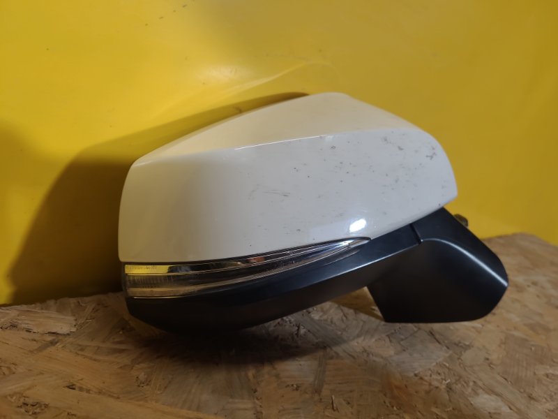 Зеркало правое RAV4 18- Зеркало правое RAV4 18-