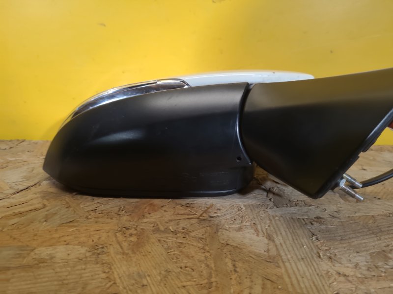 Зеркало правое RAV4 18- Зеркало правое RAV4 18-