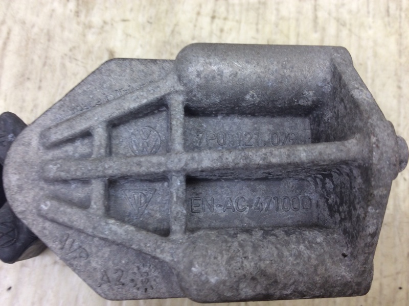 Крепление радиатора PORSCHE CAYENNE 10-18 4.8L