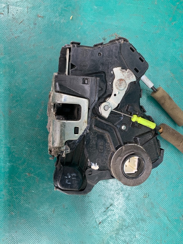 Замок двери передний правый CAMRY 40 06-11 Замок двери передний правый CAMRY 40 06-11