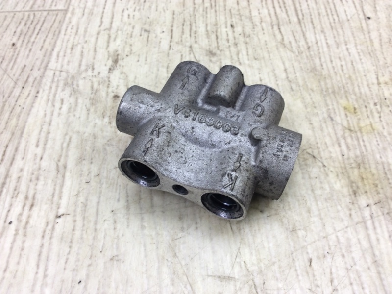 Запчасть термостат PORSCHE CAYENNE 10-18 2011 4.8L V4163003 Б/У Термостат PORSCHE CAYENNE 10-18 2011 4.8L V4163003 Б/У