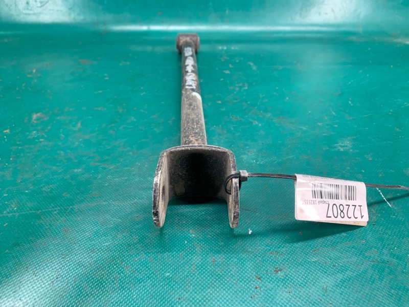 Рычаг задней подвески поперечный левый TOYOTA CAMRY 40 06-11