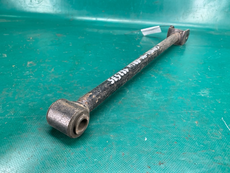 Рычаг задней подвески поперечный левый CAMRY 40 06-11